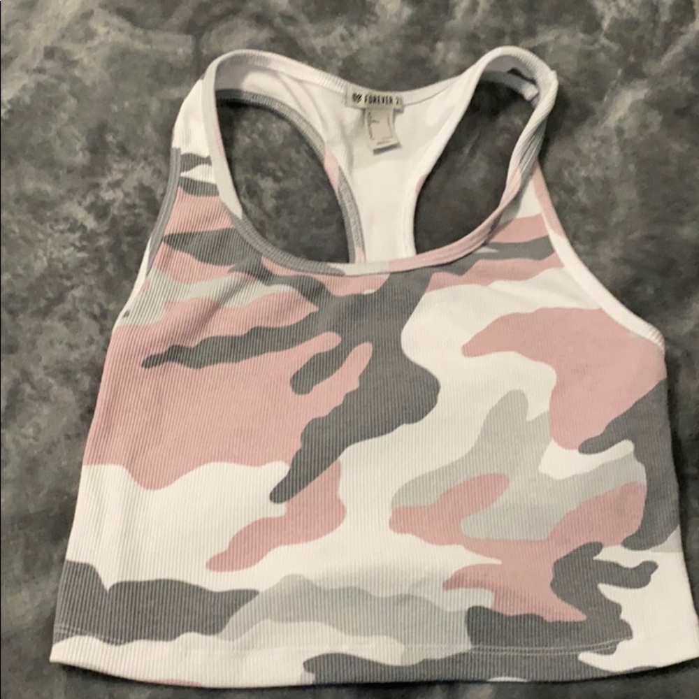 Cute camo crop!